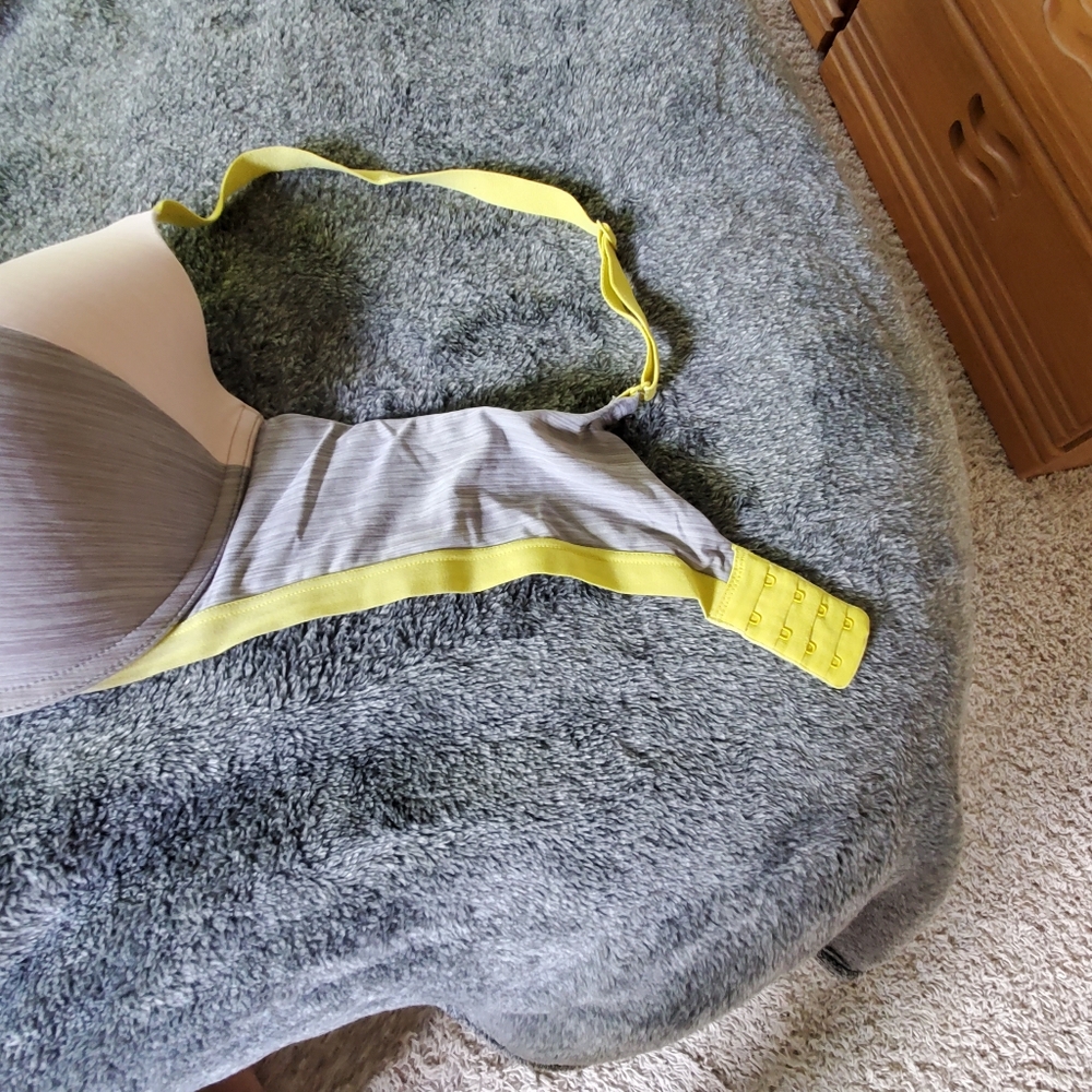 Bra - Picture 8 of 9